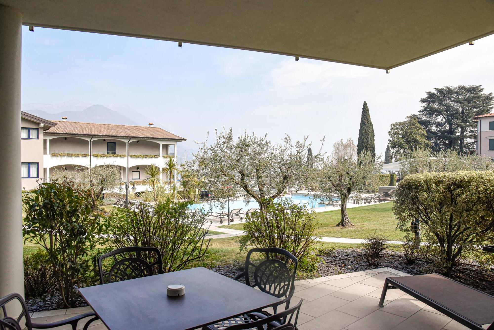 Bella Hotel & Restaurant With Private Dock For Mooring Boats San Felice del Benaco Eksteriør billede